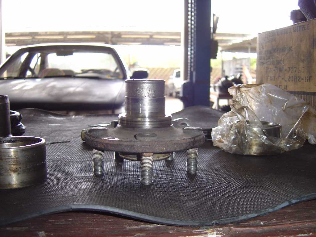 Front wheel bearings loose in spindle/knuckle? NASIOC